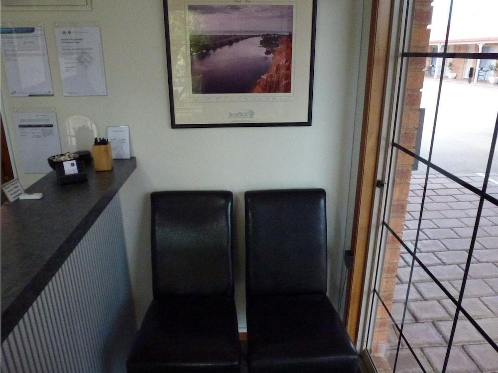 Colonial Motor Inn Bairnsdale Golden Chain Property Экстерьер фото