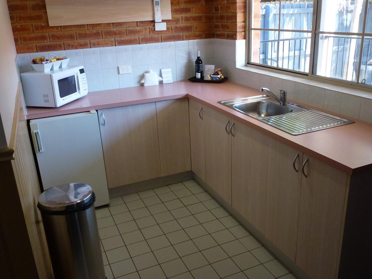 Colonial Motor Inn Bairnsdale Golden Chain Property Экстерьер фото