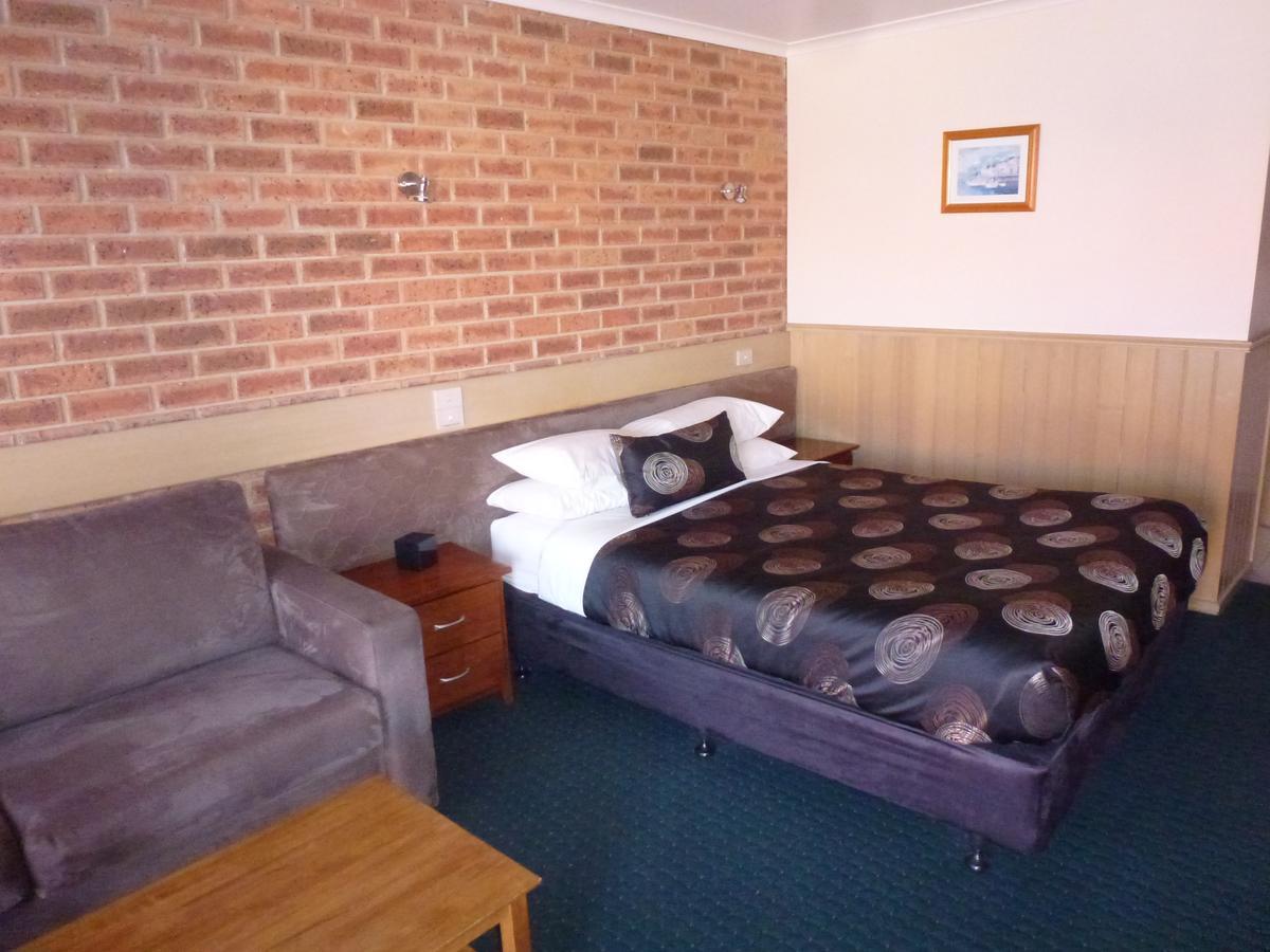 Colonial Motor Inn Bairnsdale Golden Chain Property Экстерьер фото