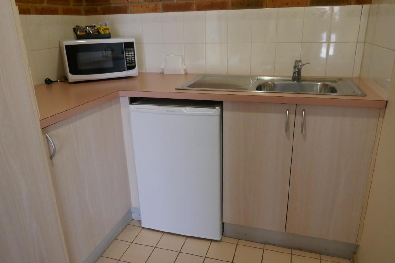 Colonial Motor Inn Bairnsdale Golden Chain Property Экстерьер фото