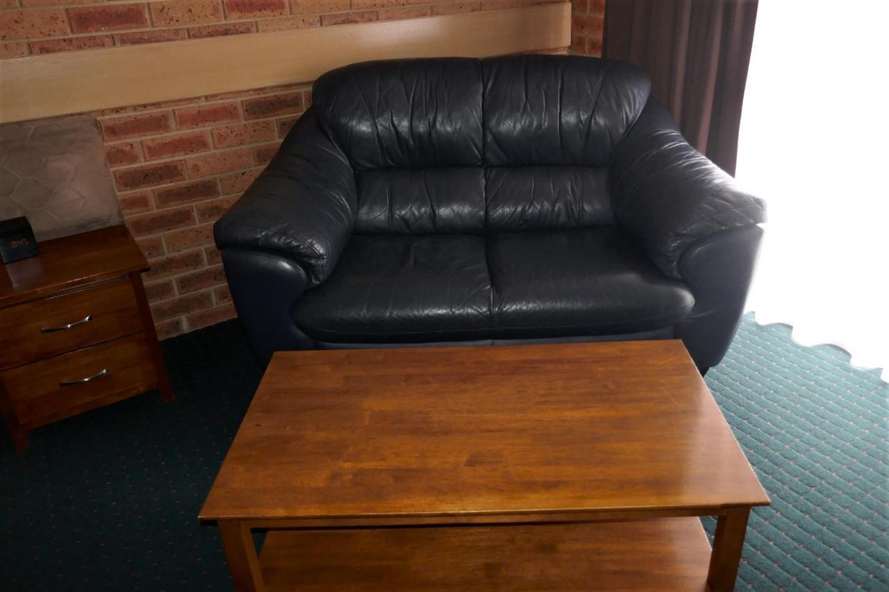 Colonial Motor Inn Bairnsdale Golden Chain Property Экстерьер фото